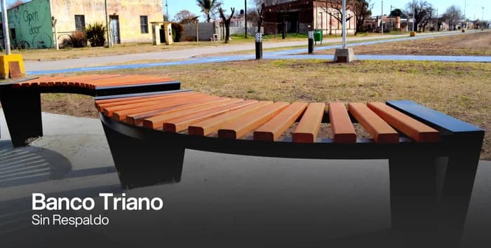 Banco curvo de madera para plaza sin respaldo